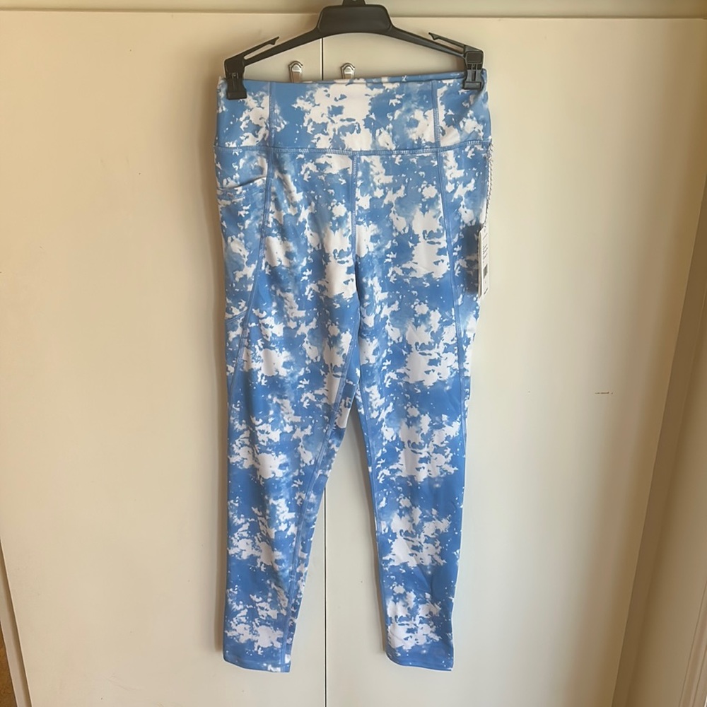 Brand new with tags girls Vineyard Vines leggings size Large.